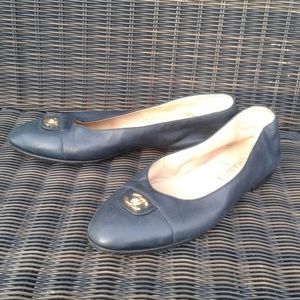 *SOLD* Chanel leather flats